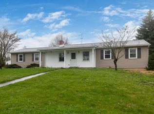 1324 Eastbrook Dr, Ashland, OH 44805