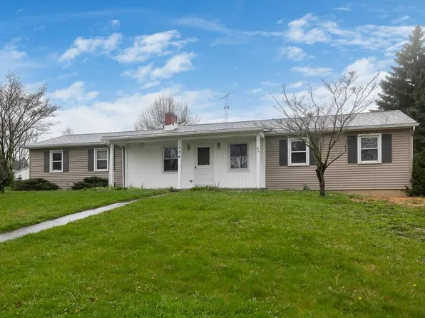 1324 Eastbrook Dr, Ashland, OH 44805