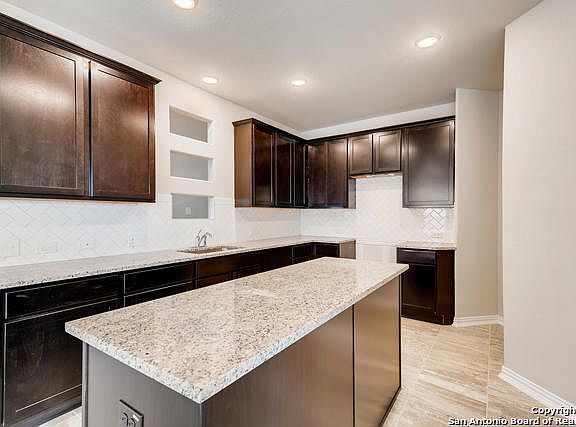 3rd image of 7935 Deepwell Dr