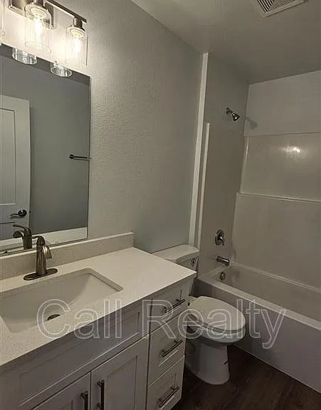3811 E 12th Ave — Photo 18