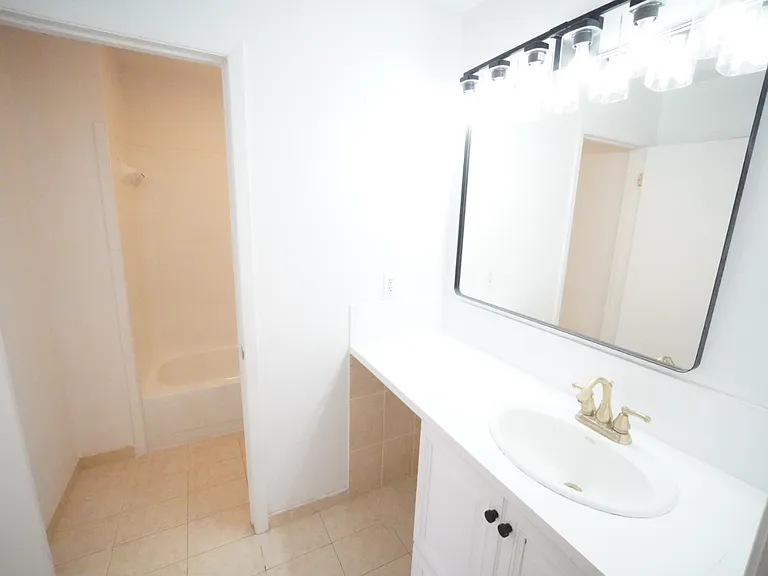 7926 Broadway St #102 — Photo 8