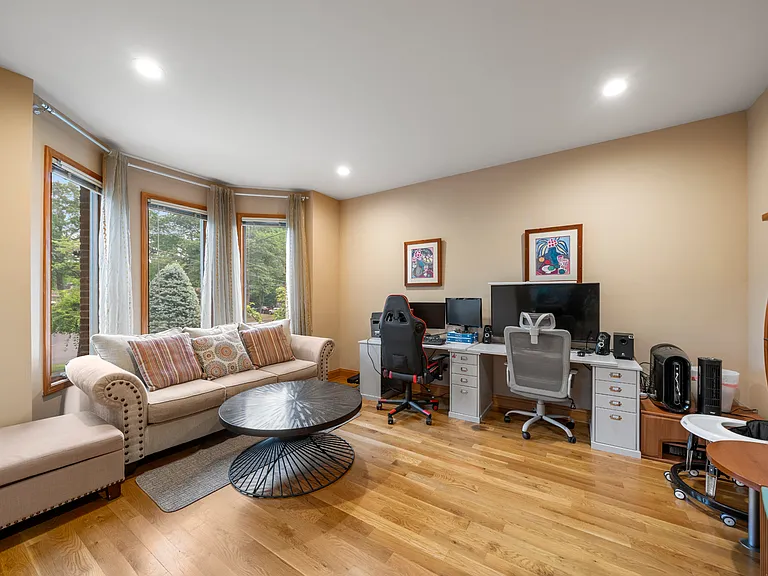 325 Cooper Pl — Photo 5
