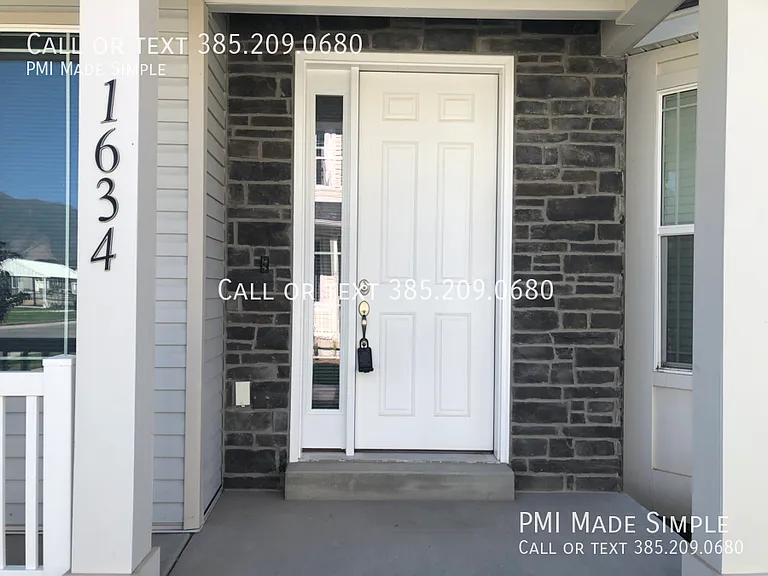 1634 N Westview Ln — Photo 2