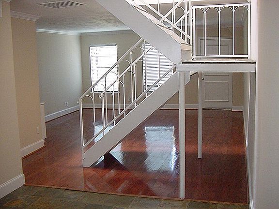 5th image of 1926 Norfolk St APT 18
