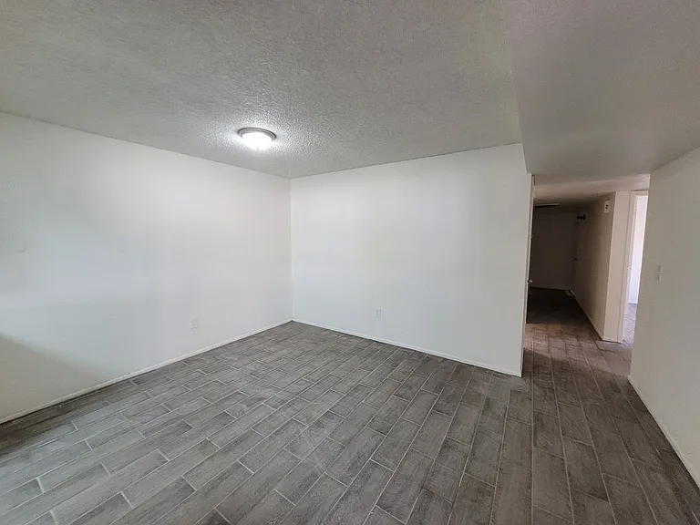 2630 S Virginia Dr — Photo 7