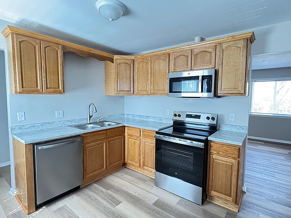 3rd image of 405 W Franklin St #3