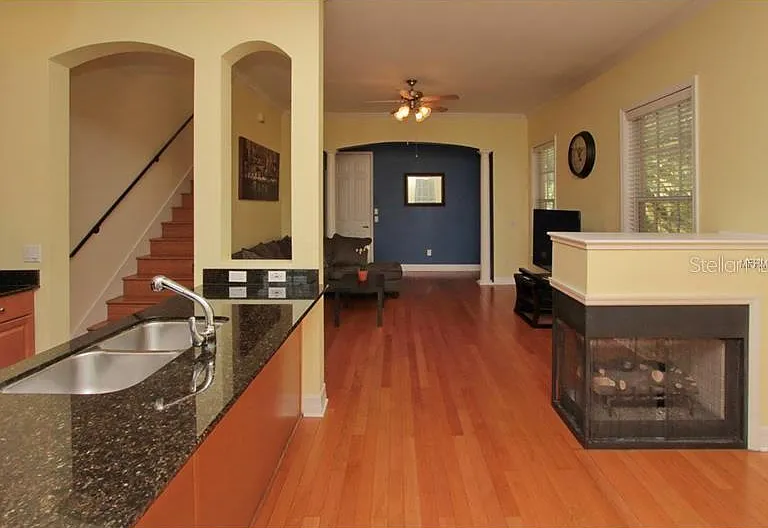 2902 Hansen Manor Ln — Photo 6