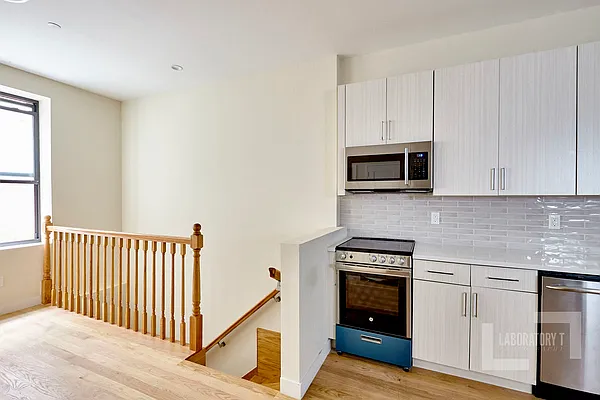 Rented by Keller Williams NYC | media 14