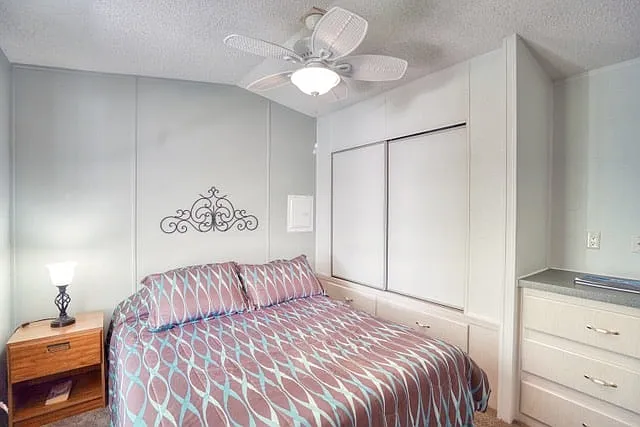 6 Shoreline Ct — Photo 8