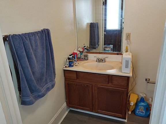 5th image of 371 Aylesford Pl APT 1