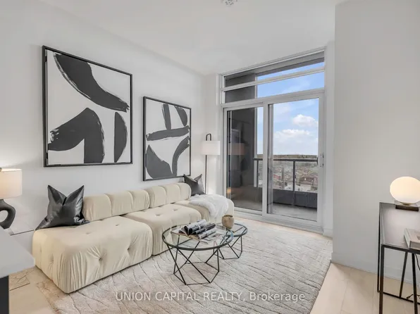 7950 Bathurst St, Vaughan, ON