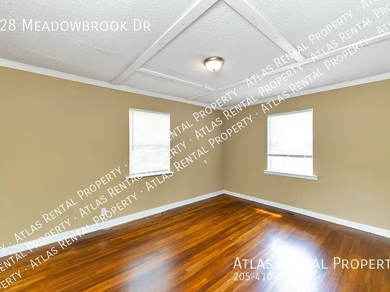 928 Meadowbrook Dr — Photo 3