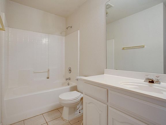 5th image of 3231 S University Dr #3231