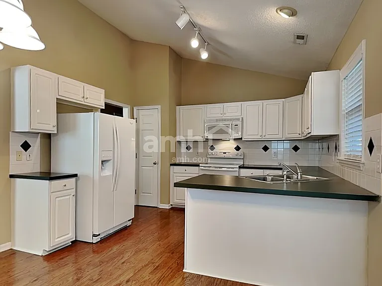 1795 Pebble Run Ln — Photo 4