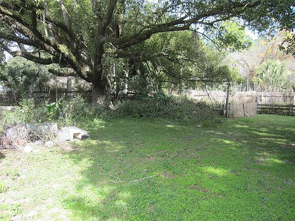 3rd image of 37736 Phelps Rd