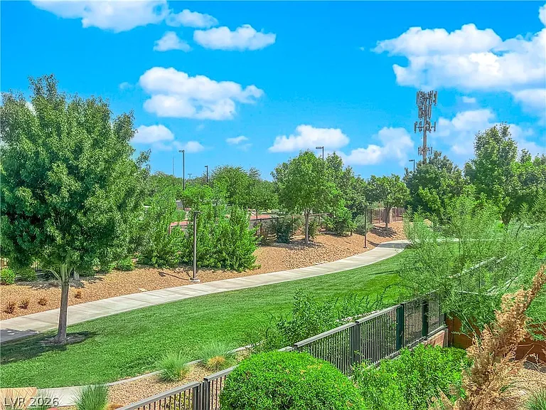 10254 Kesington Dr — Photo 50
