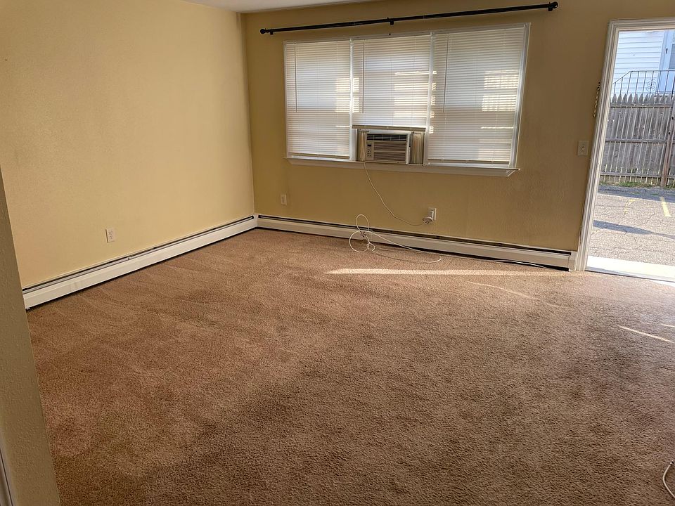 2nd image of 33 Woodbury Ave #1