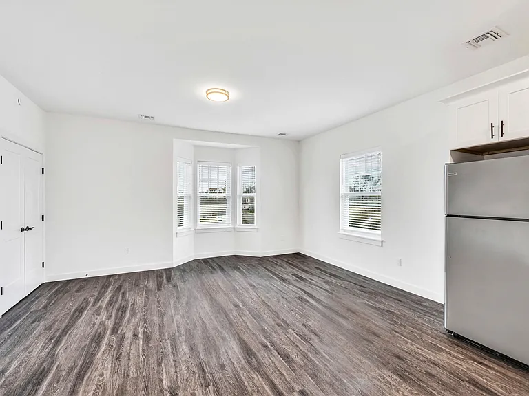 140 S Clinton Ave #C1 — Photo 2