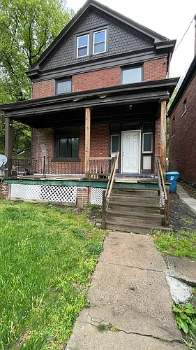 1250 Blackadore Ave Photo 1