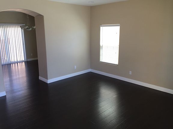 4th image of 128 Bloomsbury Ave