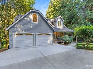 10095 NE Knight Rd, Bainbridge Island, WA 98110