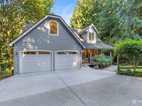 10095 NE Knight Road, Bainbridge Island, WA 98110