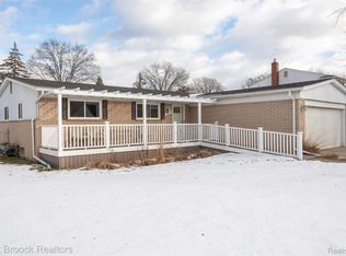 17350 Park Ln, Southfield, MI 48076