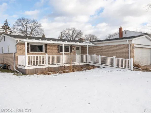 17350 Park Ln, Southfield, MI 48076