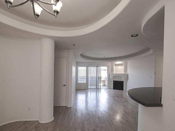 5th image of 4318 Stern Ave APT 206