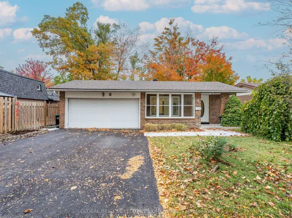 4 Virgilwood Cres, Barrie, ON L4M 4Y3