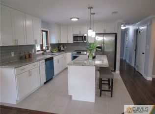 508 Long Hill Rd, Gillette, NJ 07933