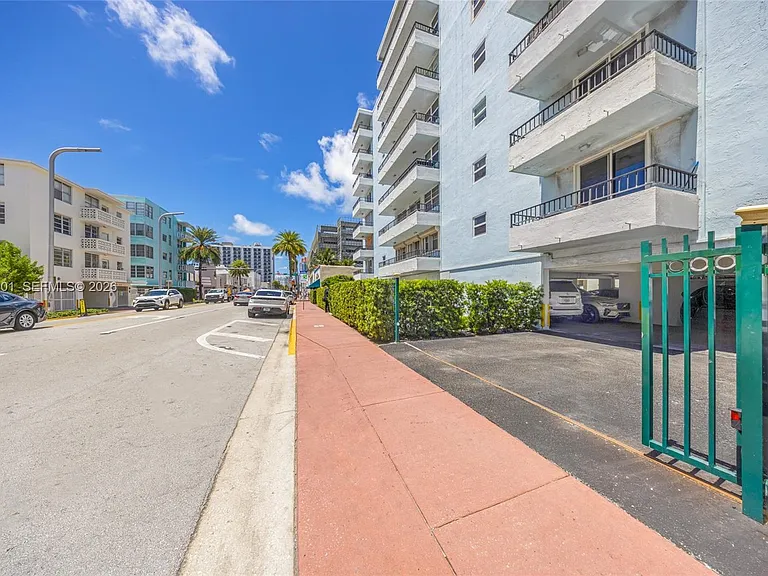720 Collins Ave #603 — Photo 38