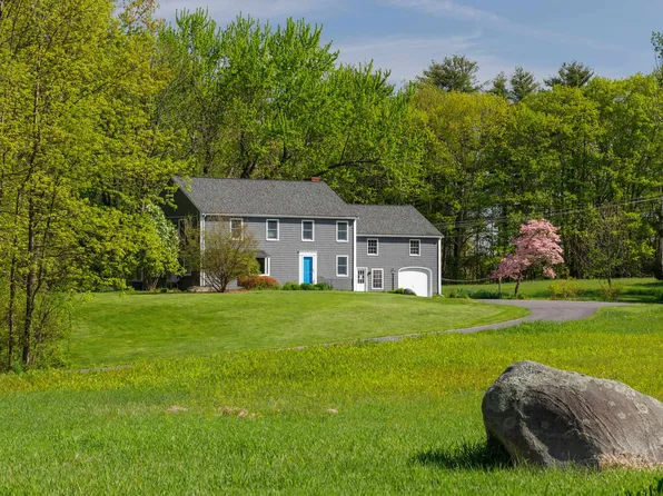 10 Hobbs Road, Kensington, NH 03833