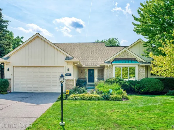 16357 Country Knoll Dr, Northville, MI 48168