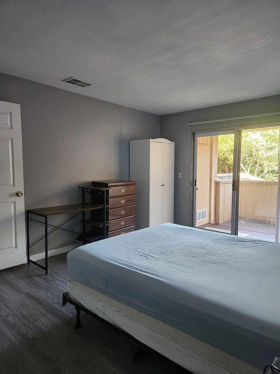 Building Photo - 2226 Alexian Dr