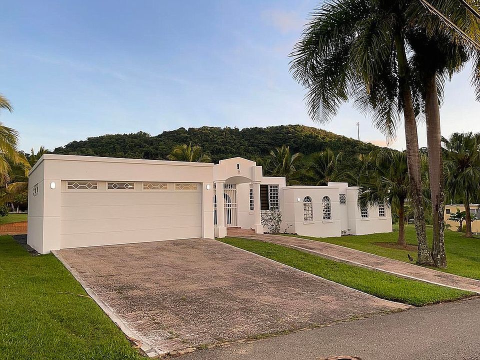 Located in Villas d'Luquillo