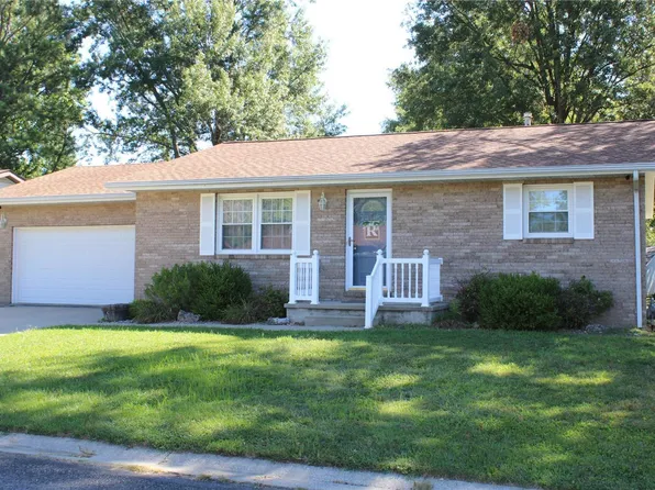 95 Sun Ct, Highland, IL 62249