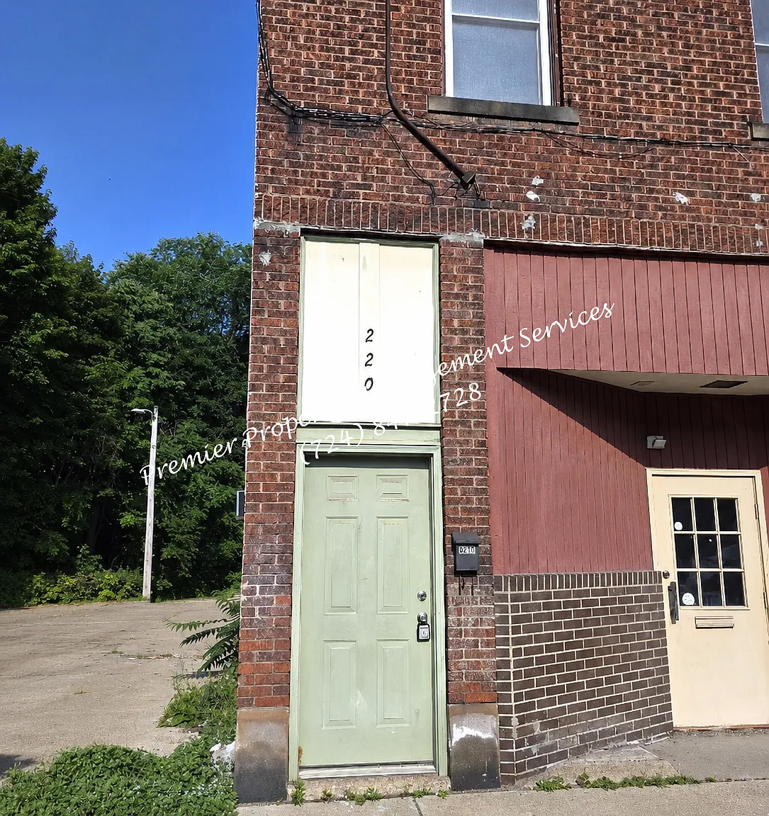 220 5th Street — Photo 1