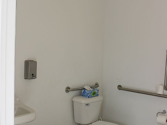 3rd image of 38 N Silicon Dr