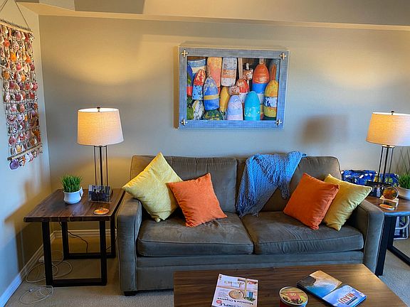 Bright, colorful and comfortable living room.