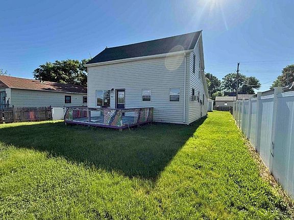3rd image of 475 3rd St E