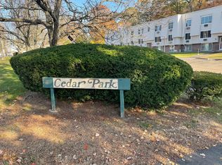 131 N Main St APT 16, Branford, CT 06405