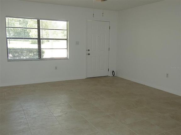 3rd image of 23700 Sorrento Ave