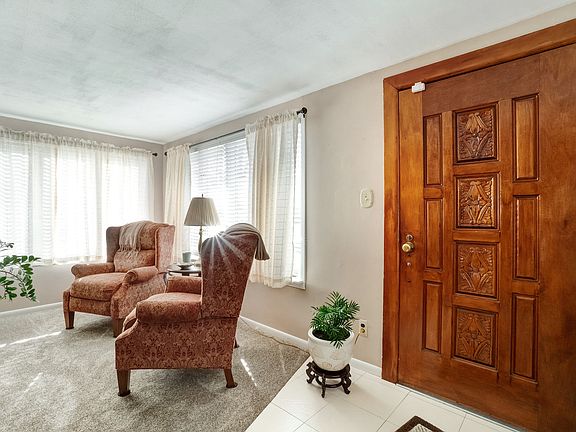 3rd image of 1615 Marine Pkwy