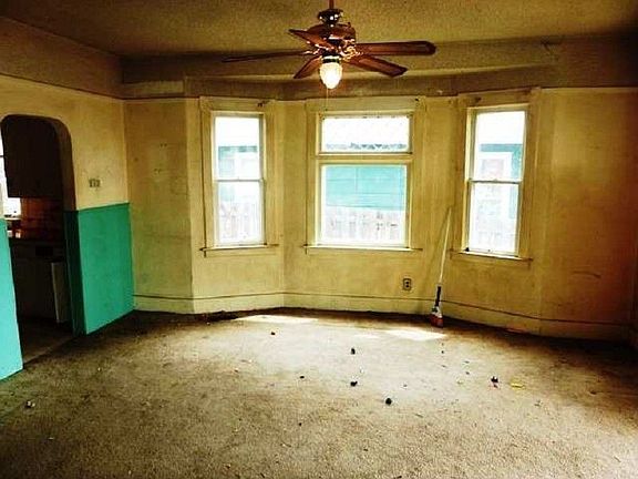 3rd image of 1117 E Dalton Ave