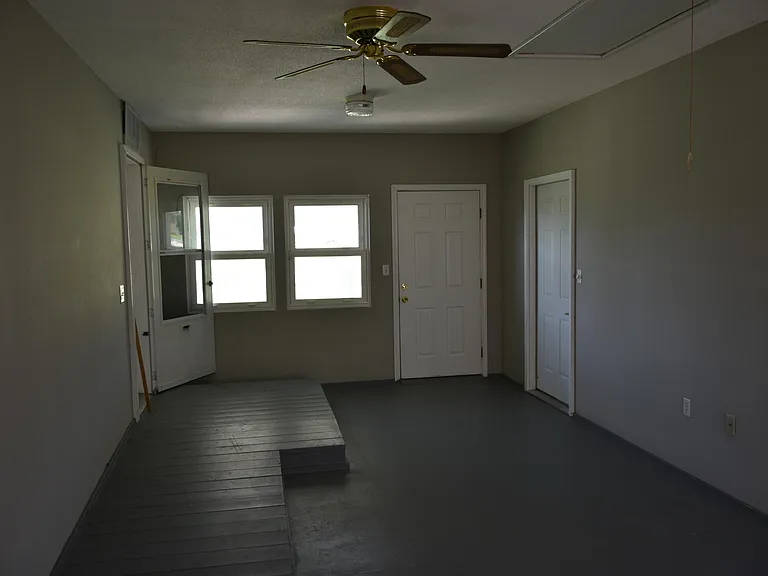 714 E Nance Dr — Photo 11