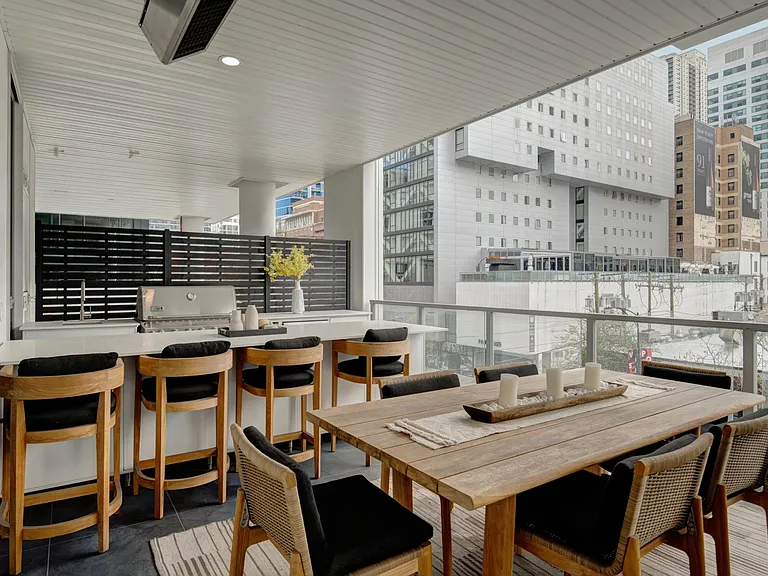 THE RHONE featuring the Saone Penthouse Collection — Photo 15