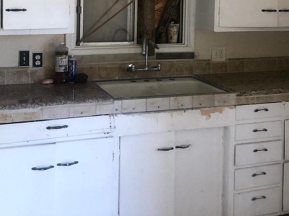 3rd image of 677 S Estudillo Ave