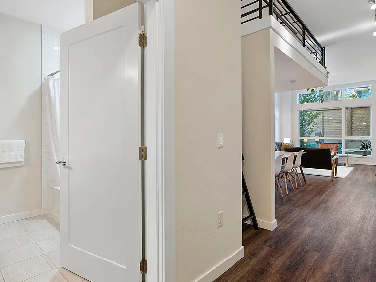 308 N 68th St #101 — Photo 5