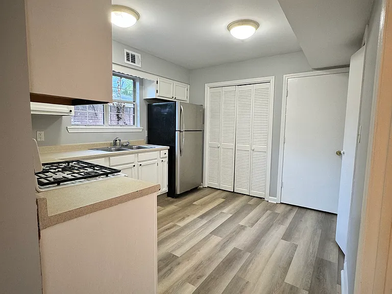 1005 Hill St SE #B — Photo 13